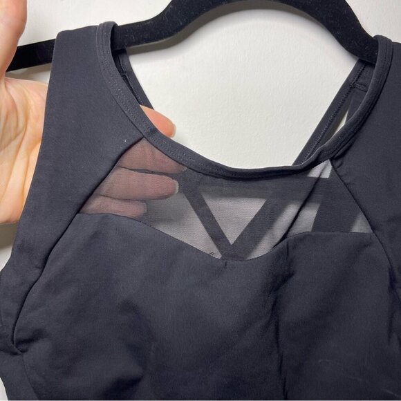 *SOLD* Lululemon women's Black Breath it in Luxtreme sporty sports bra in US 4 - Picture 4 of 9